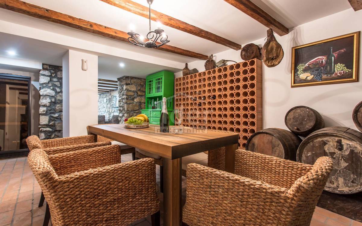 Hiša Dobrinj, 287m2