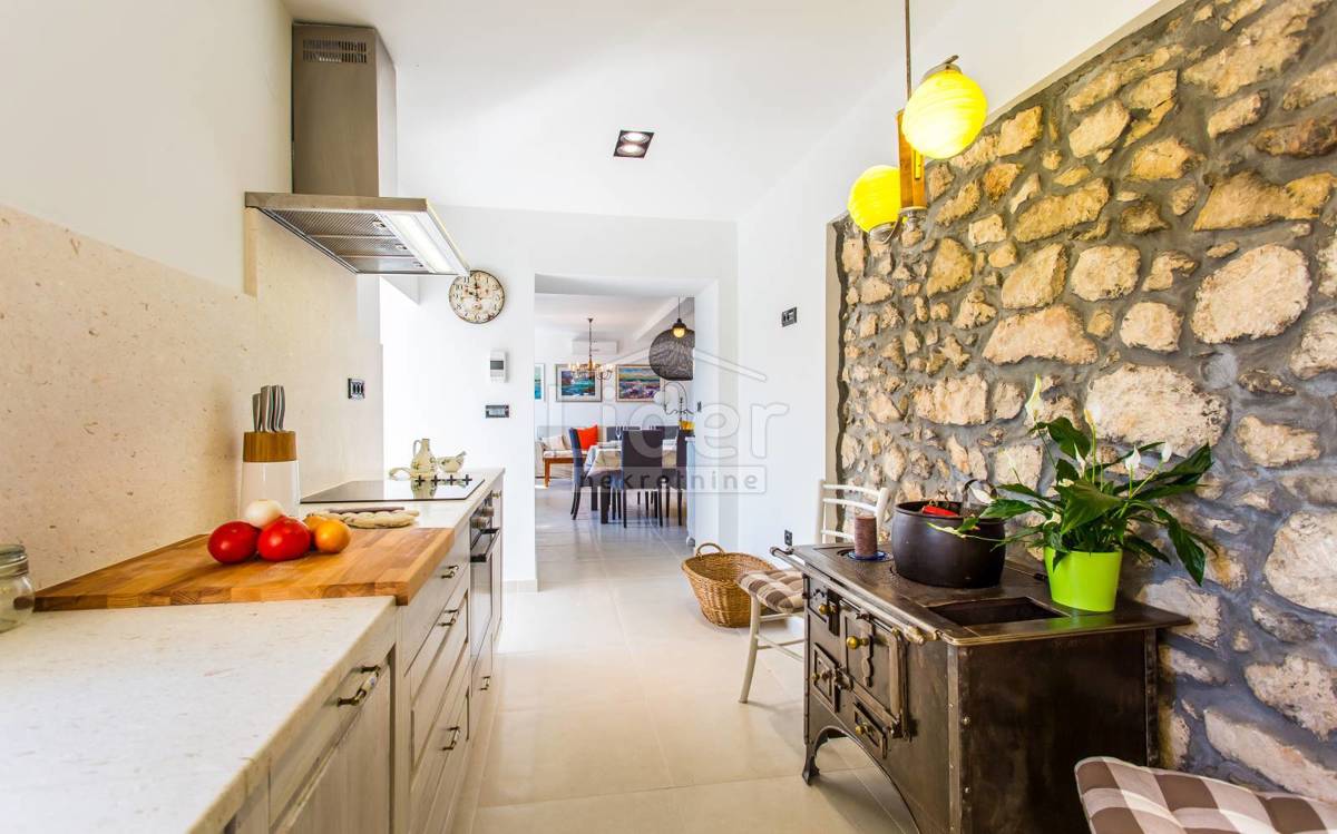 Hiša Dobrinj, 287m2