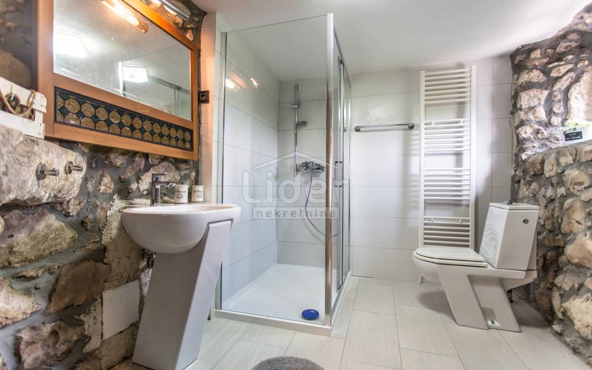 Hiša Dobrinj, 287m2