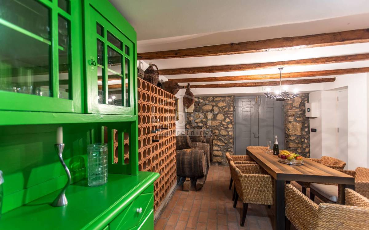 Hiša Dobrinj, 287m2