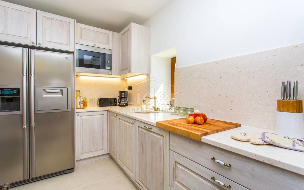 Hiša Dobrinj, 287m2