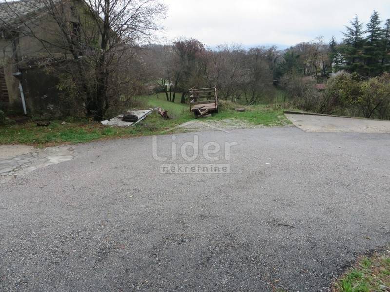 Zemljišče Podrvanj, 1200m2
