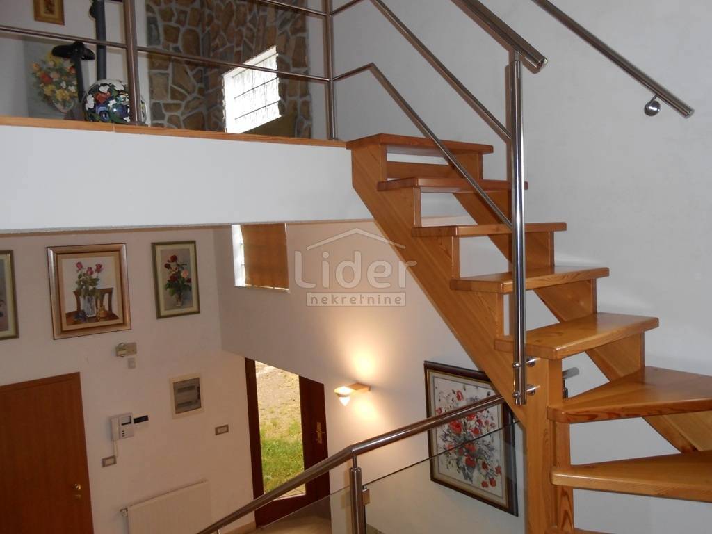 Hiša Rukavac, 180m2