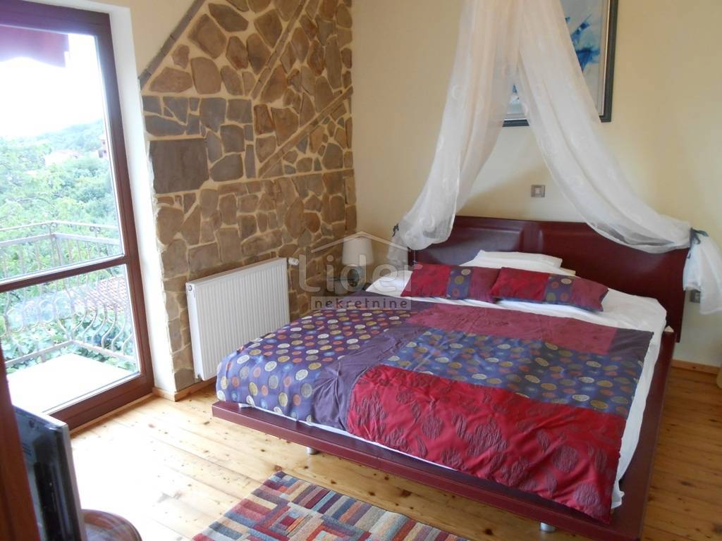 Hiša Rukavac, 180m2