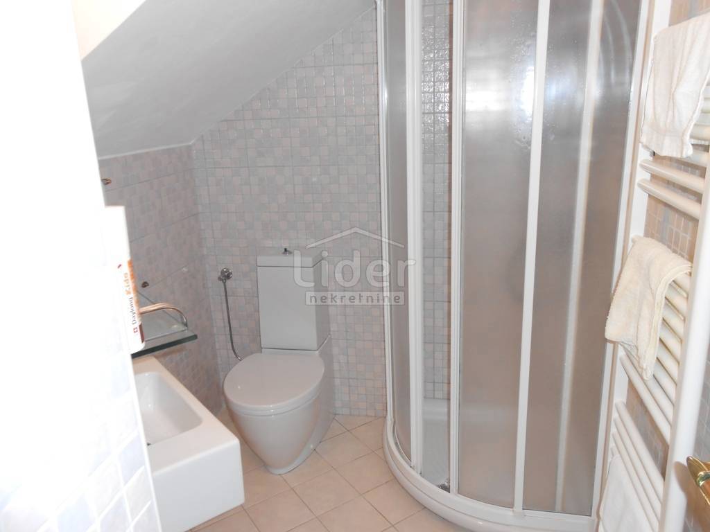 Hiša Rukavac, 180m2