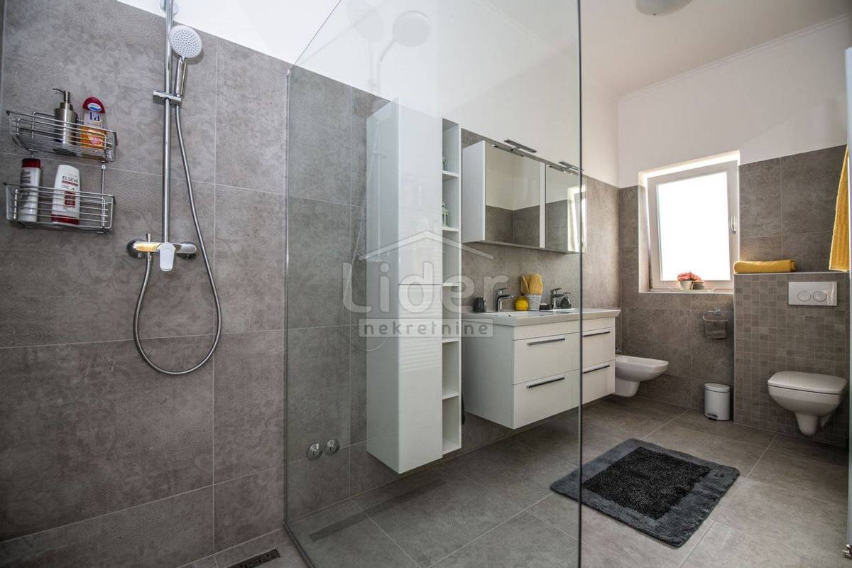 Hiša Grožnjan, 220m2