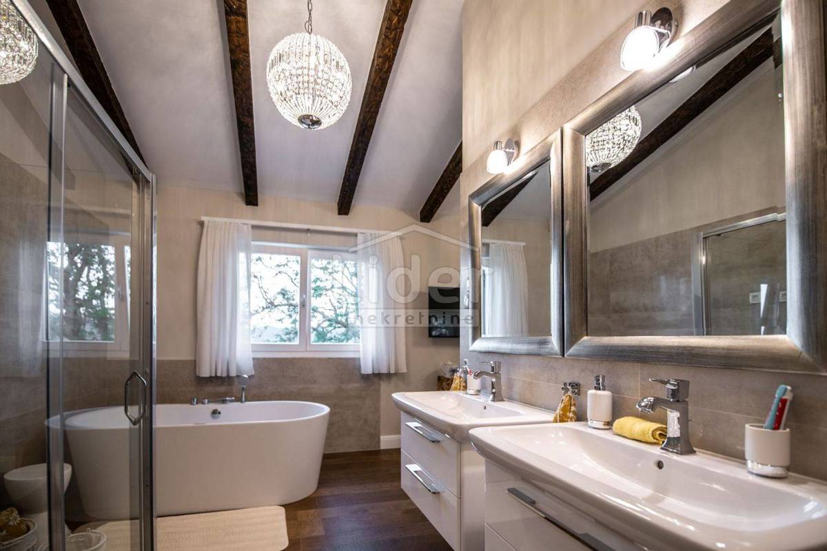 Hiša Grožnjan, 220m2