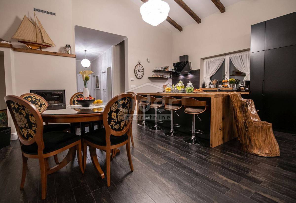 Hiša Grožnjan, 220m2