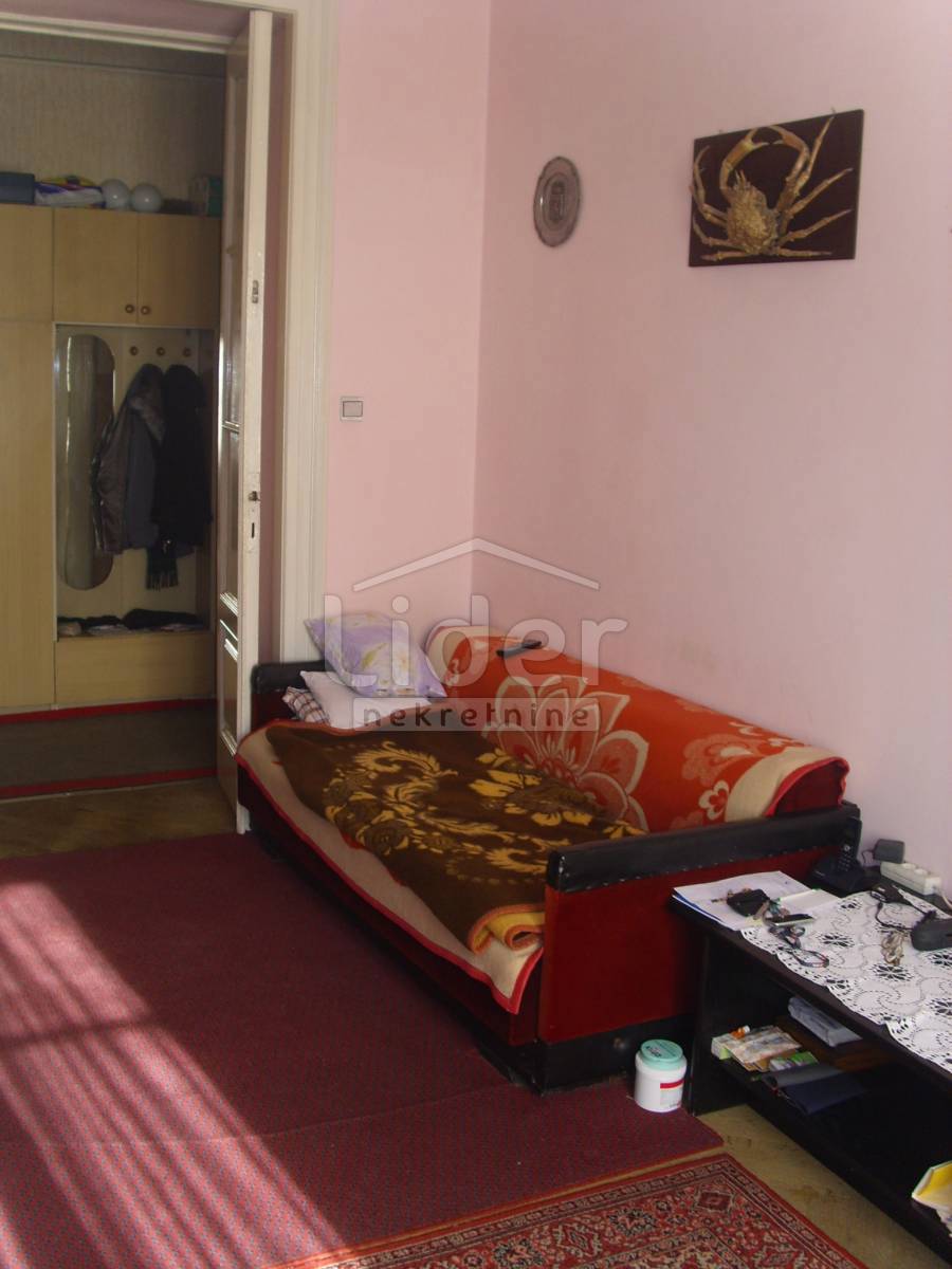 Stanovanje Centar, 77m2