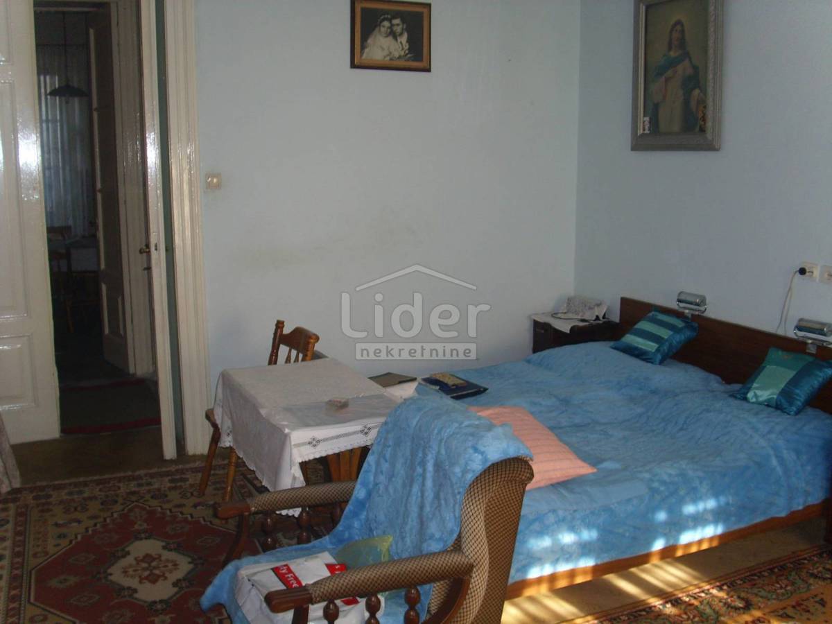 Stanovanje Centar, 77m2