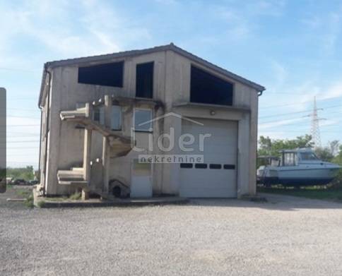 Hiša Škrljevo, 352m2