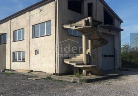 Hiša Škrljevo, 352m2