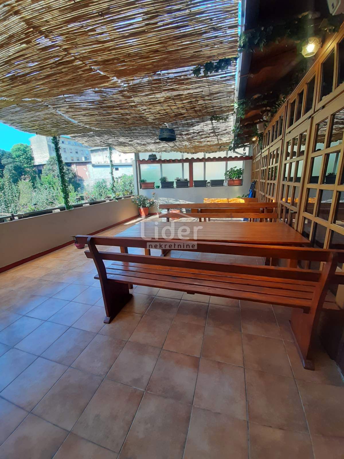 Poslovni prostor Mlaka, 219m2