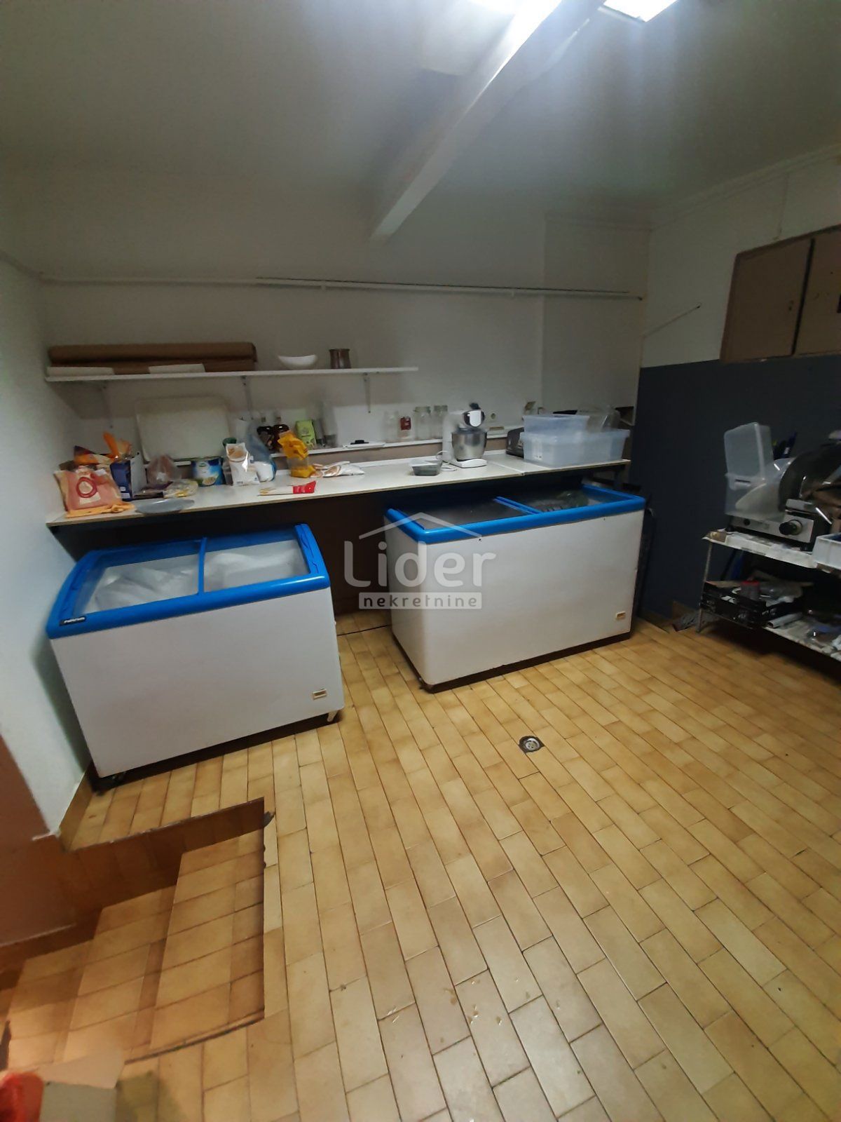 Poslovni prostor Mlaka, 219m2