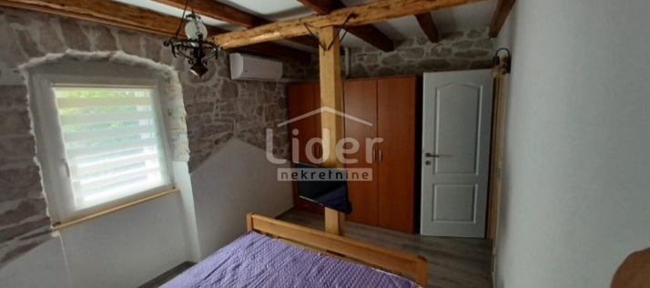 Hiša Veli Iž, 90m2