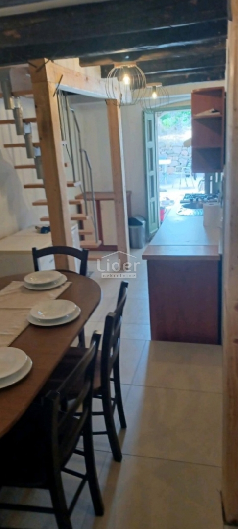 Hiša Veli Iž, 90m2