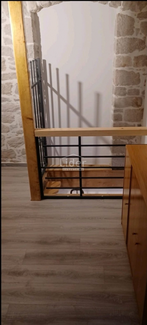 Hiša Veli Iž, 90m2