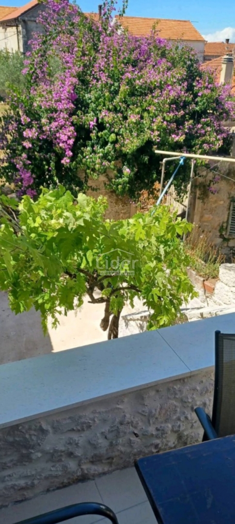 Hiša Veli Iž, 90m2