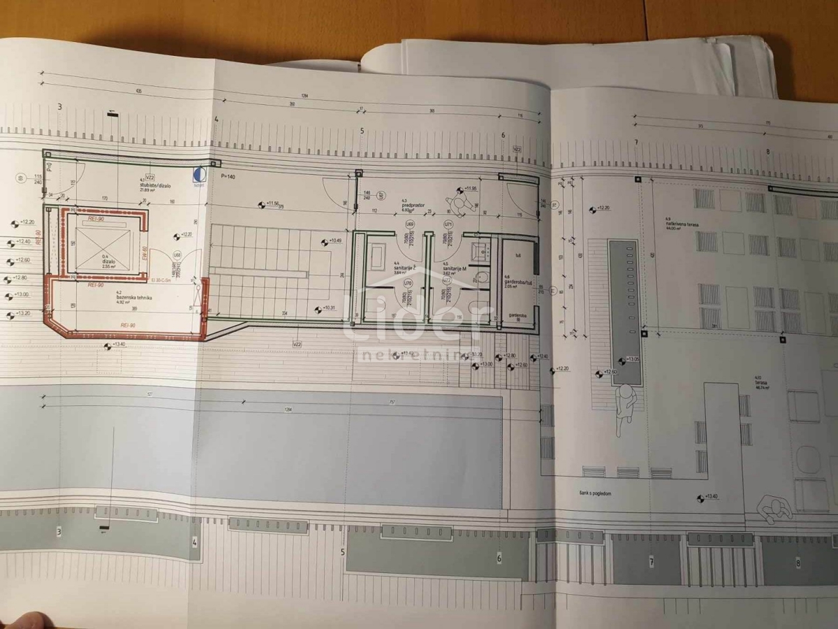 Hiša Turnić, 900m2