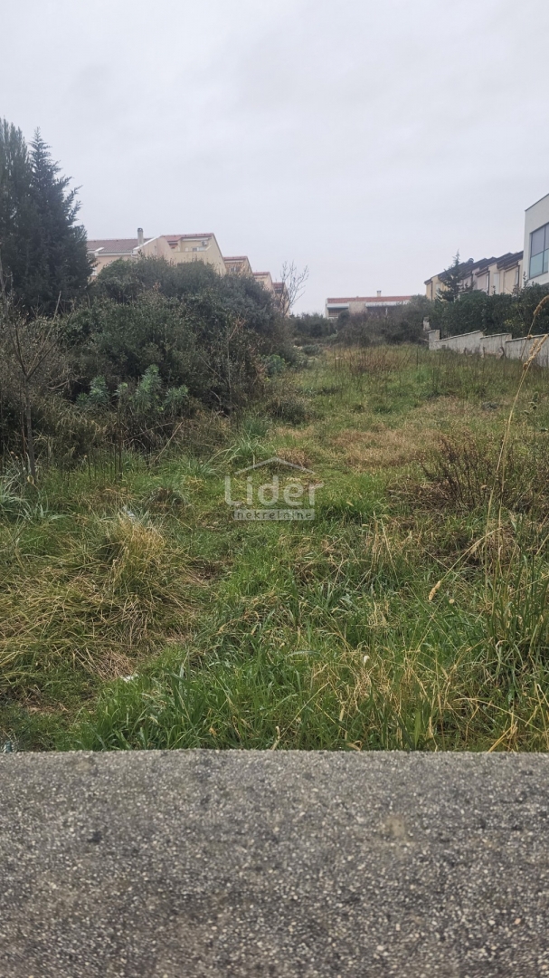Zemljišče Novalja, 757m2