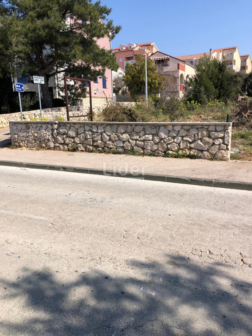 Zemljišče Novalja, 757m2