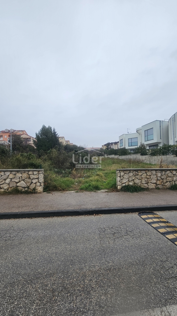 Zemljišče Novalja, 757m2