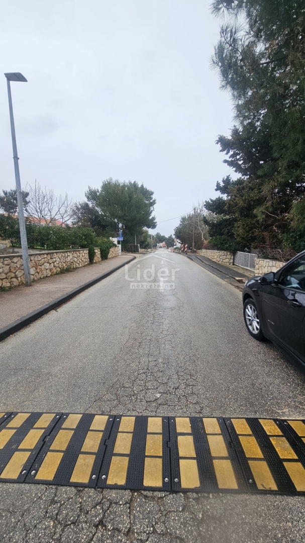 Zemljišče Novalja, 757m2