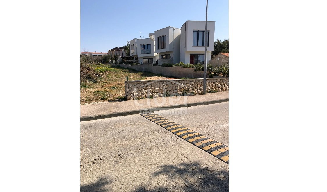 Zemljišče Novalja, 757m2