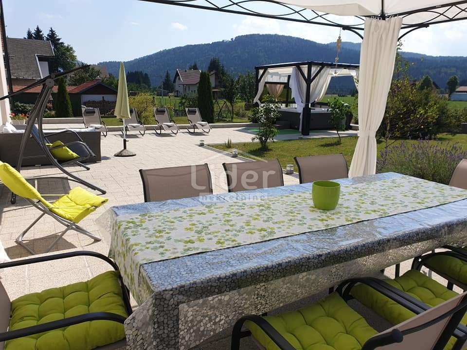 Hiša Ravna Gora, 345m2