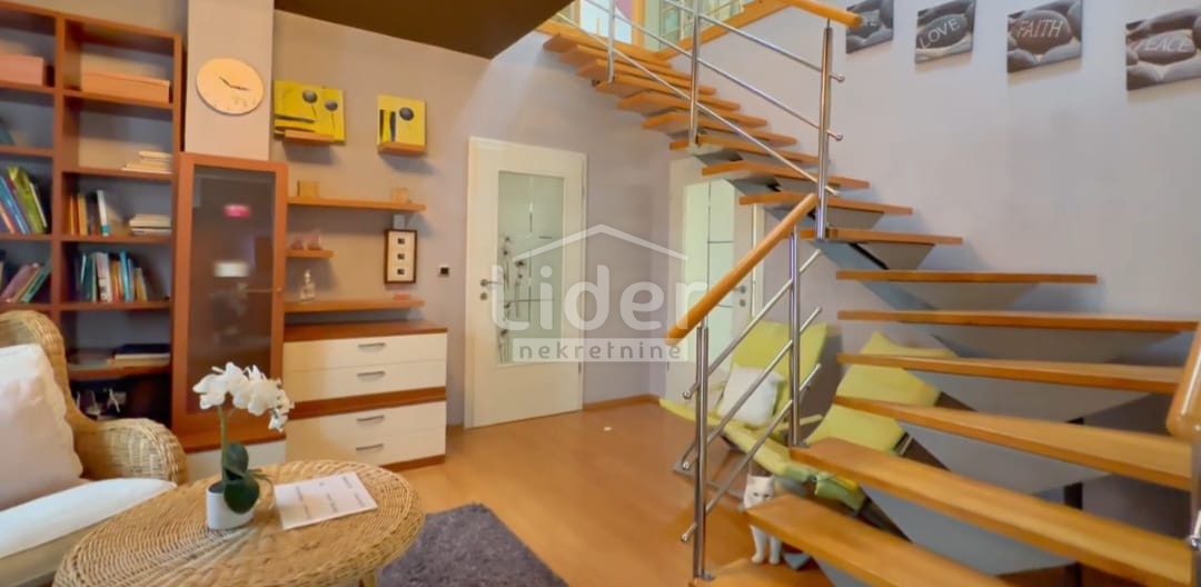 Hiša Ravna Gora, 345m2