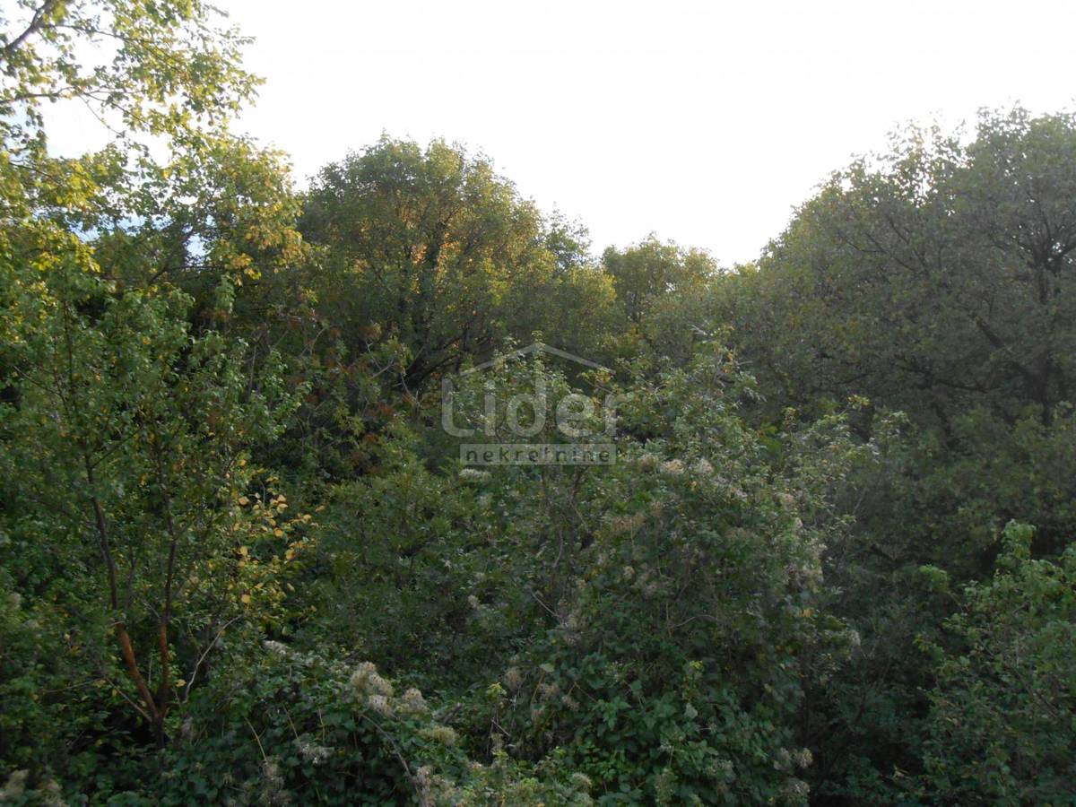 Zemljišče Rožmanići, 1651m2