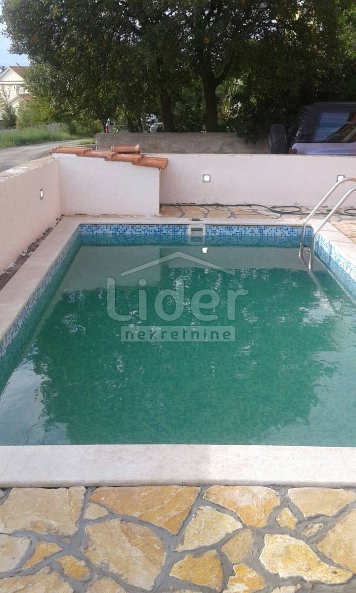 Hiša Kraljevica, 400m2