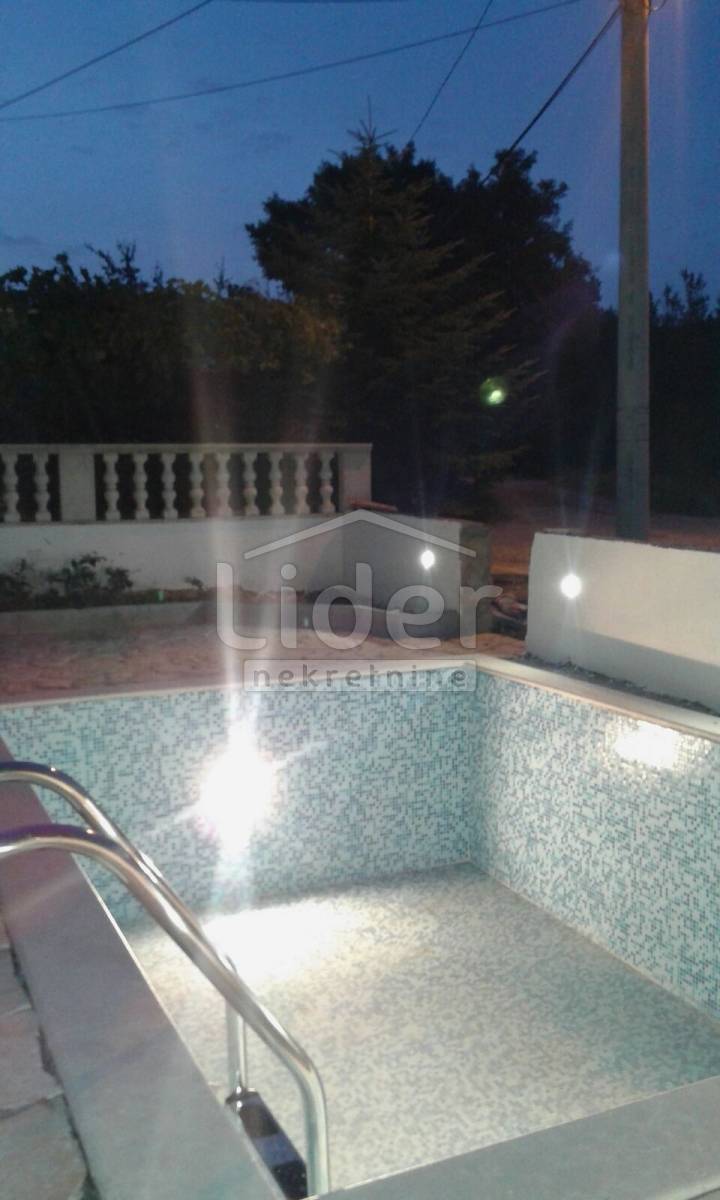 Hiša Kraljevica, 400m2