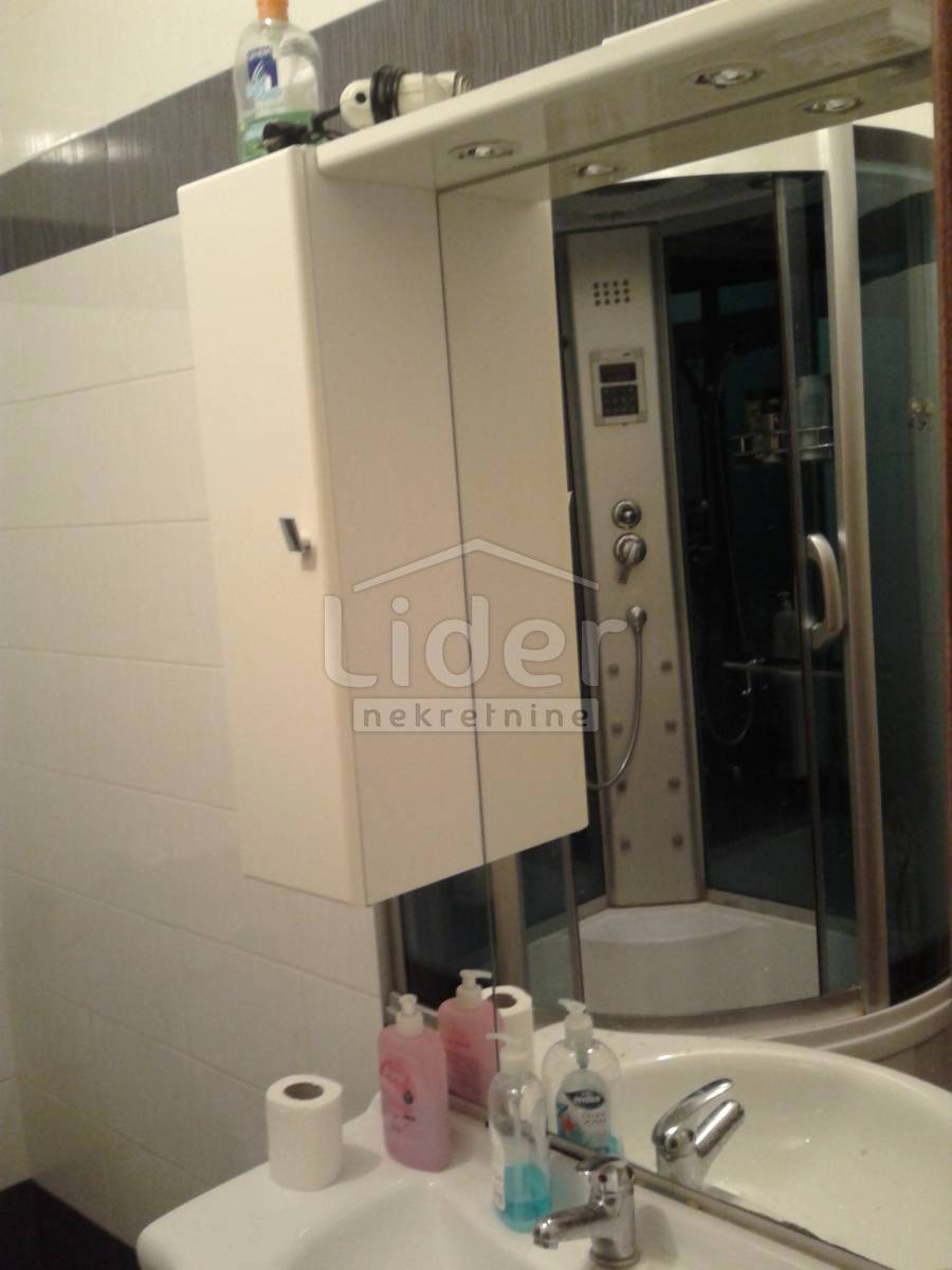 Hiša Kraljevica, 400m2