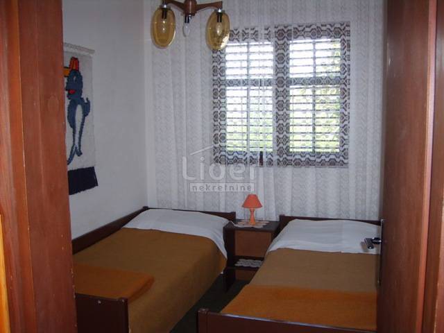 Hiša Malinska, 240m2