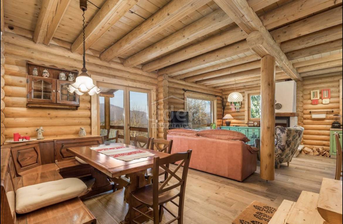 Hiša Delnice, 251m2