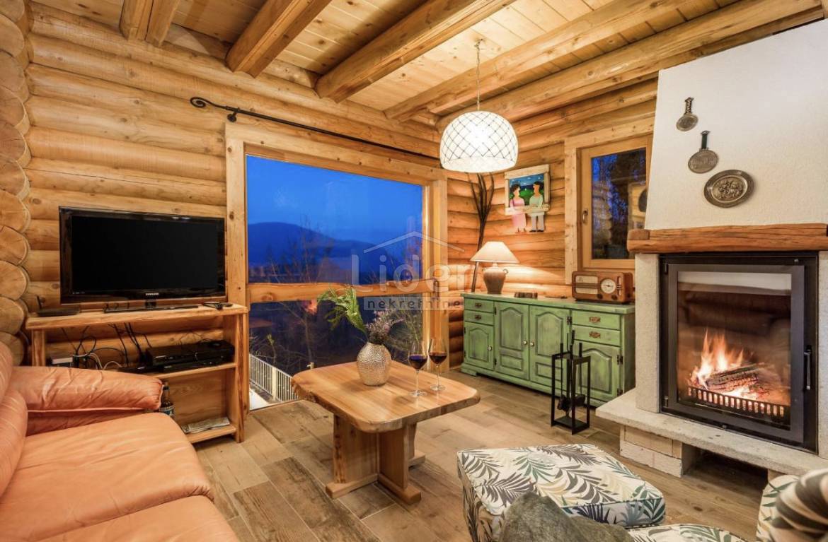 Hiša Delnice, 251m2