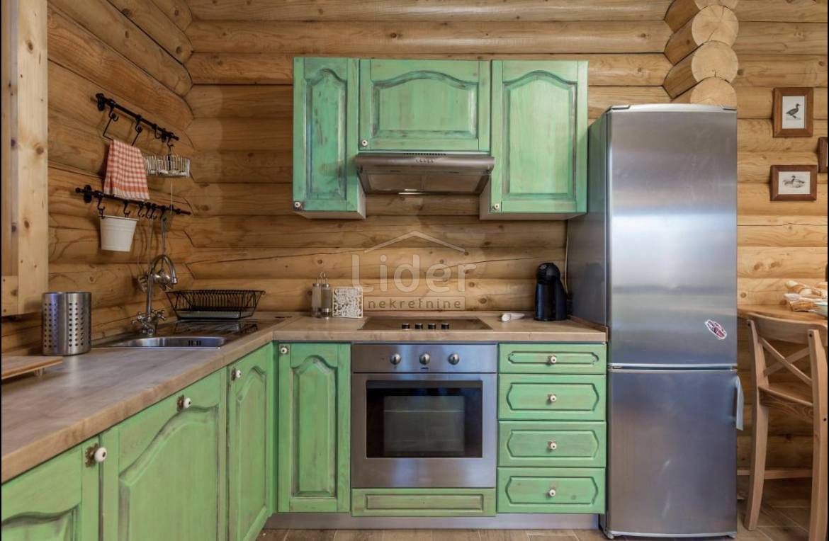 Hiša Delnice, 251m2