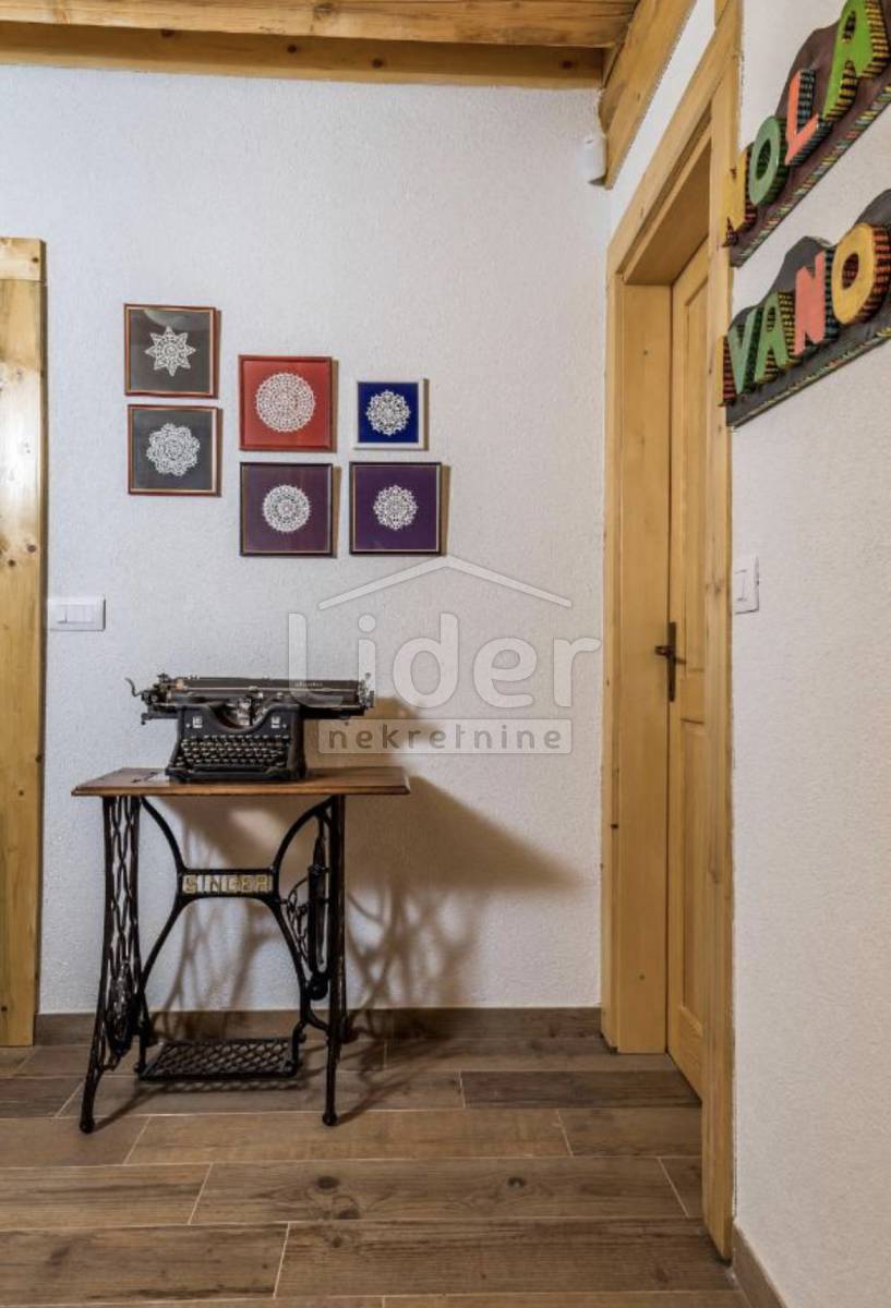 Hiša Delnice, 251m2