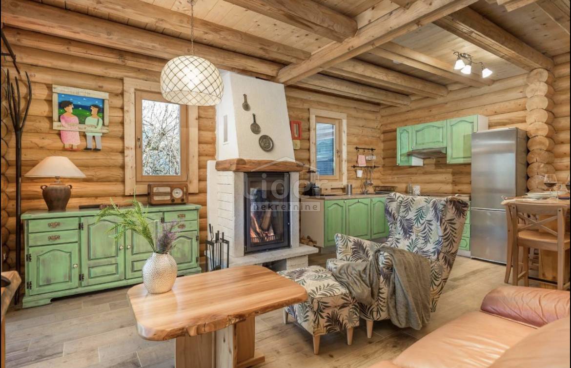 Hiša Delnice, 251m2