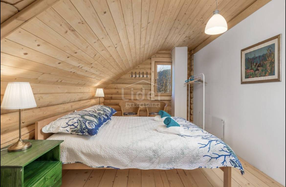 Hiša Delnice, 251m2