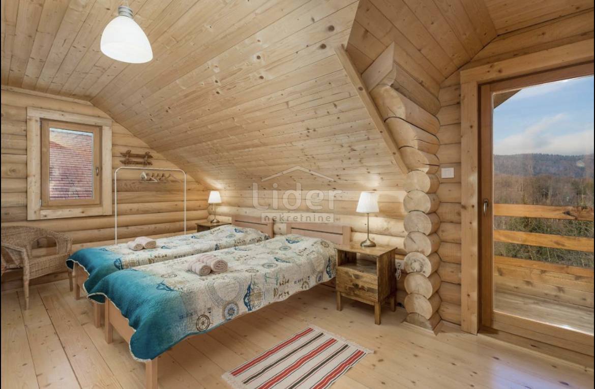 Hiša Delnice, 251m2