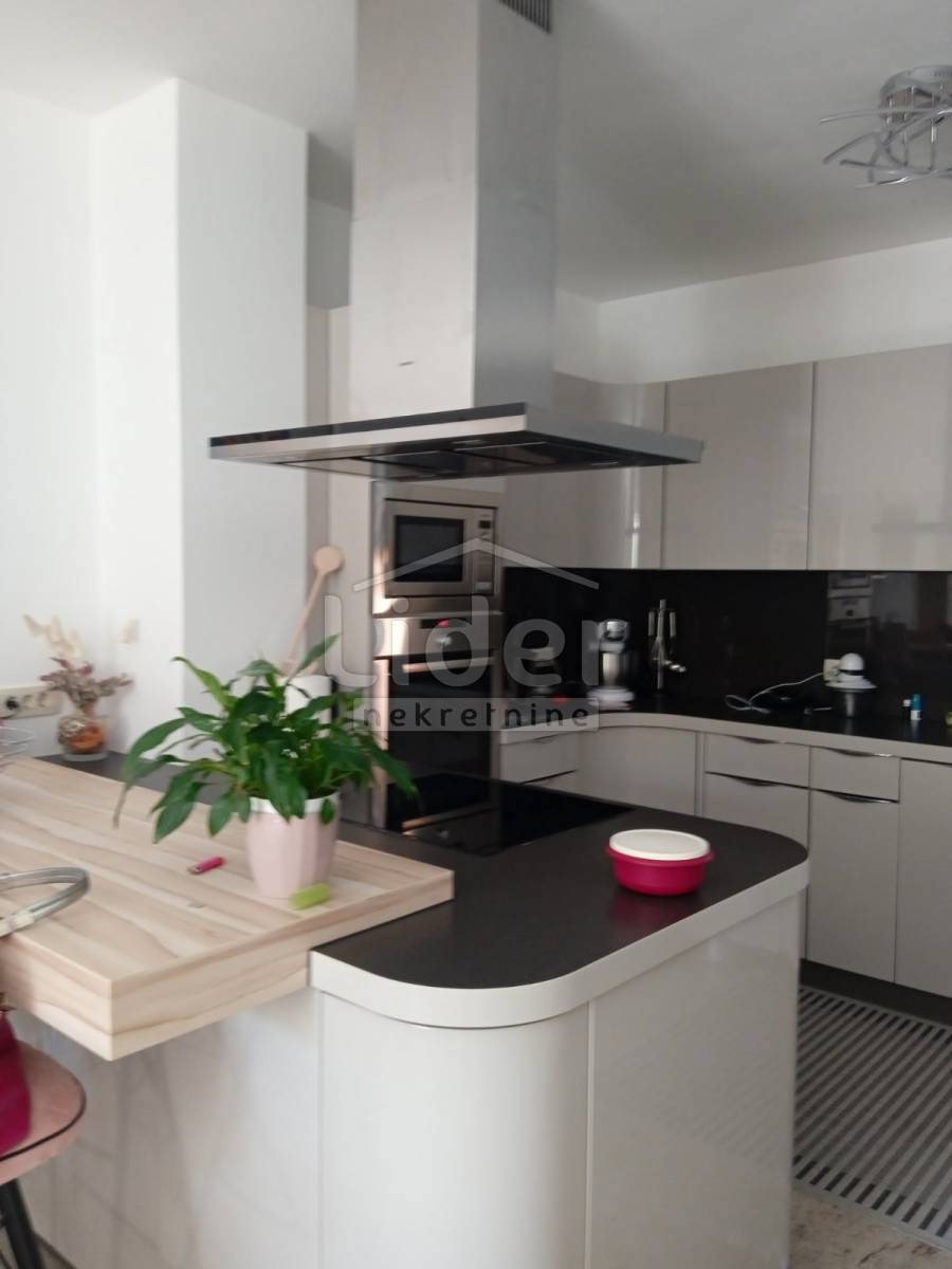 Hiša Mihotići, 403m2