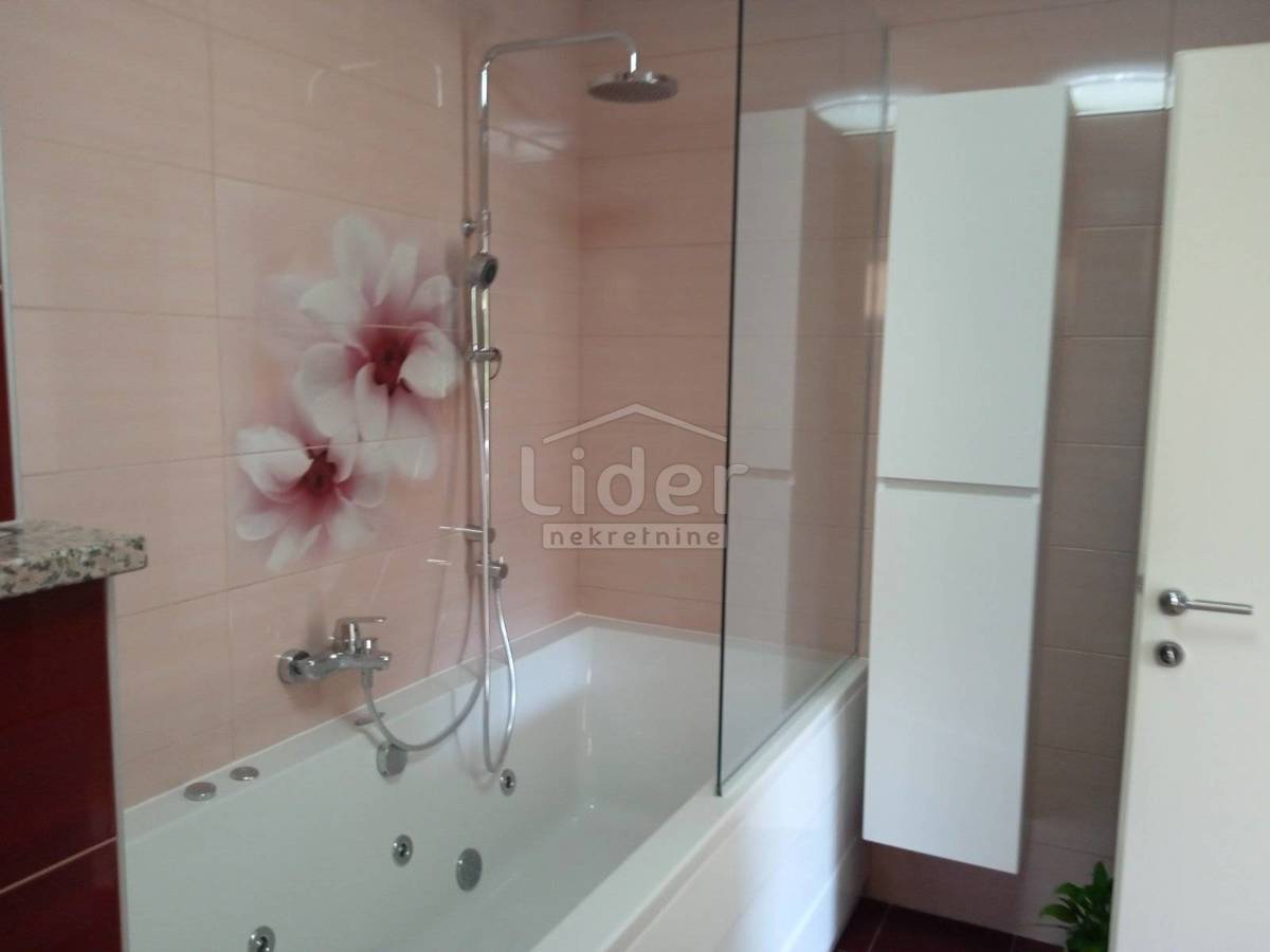 Hiša Mihotići, 403m2