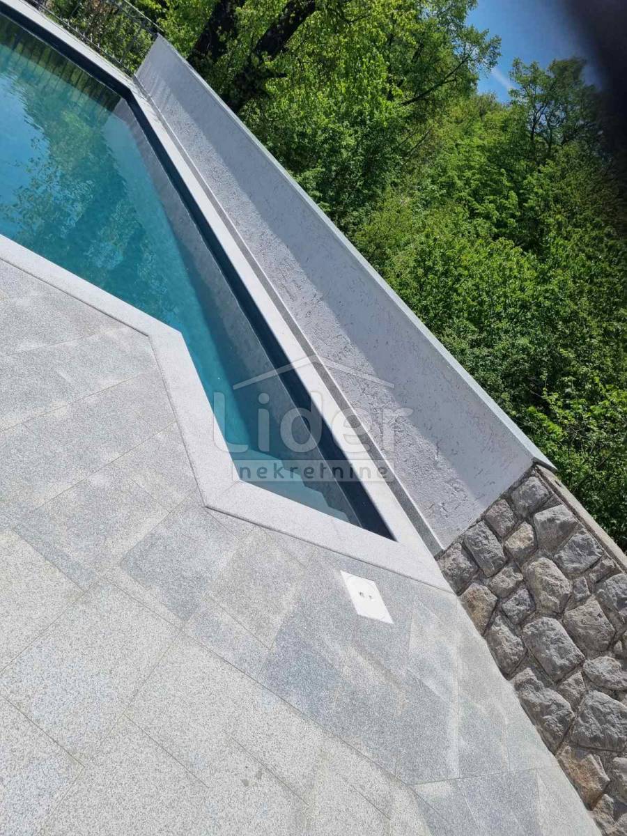 Hiša Mihotići, 403m2