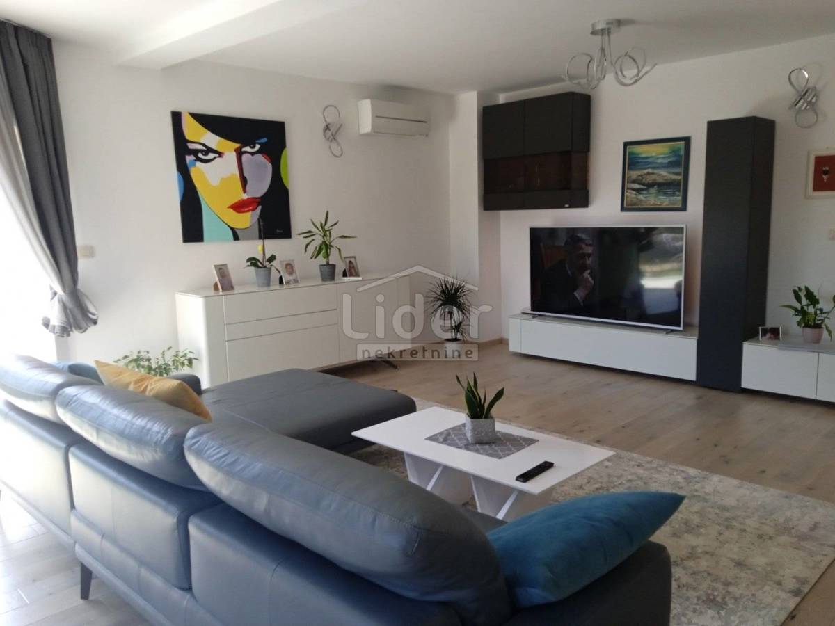 Hiša Mihotići, 403m2