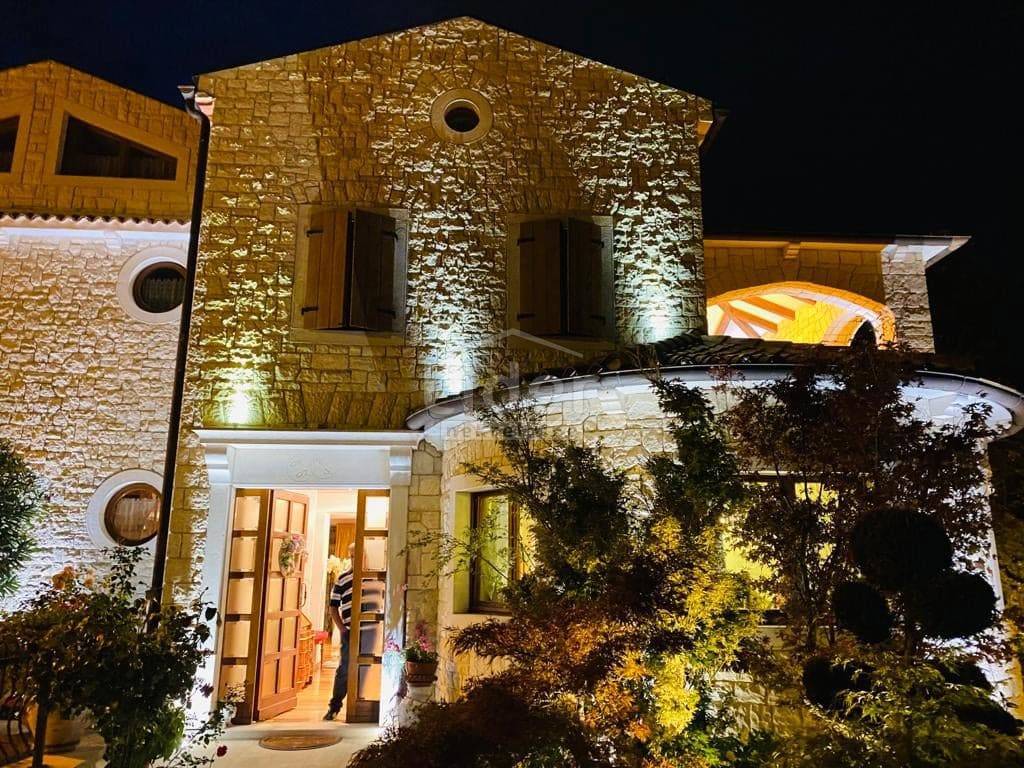 Hiša Nova Vas, 850m2