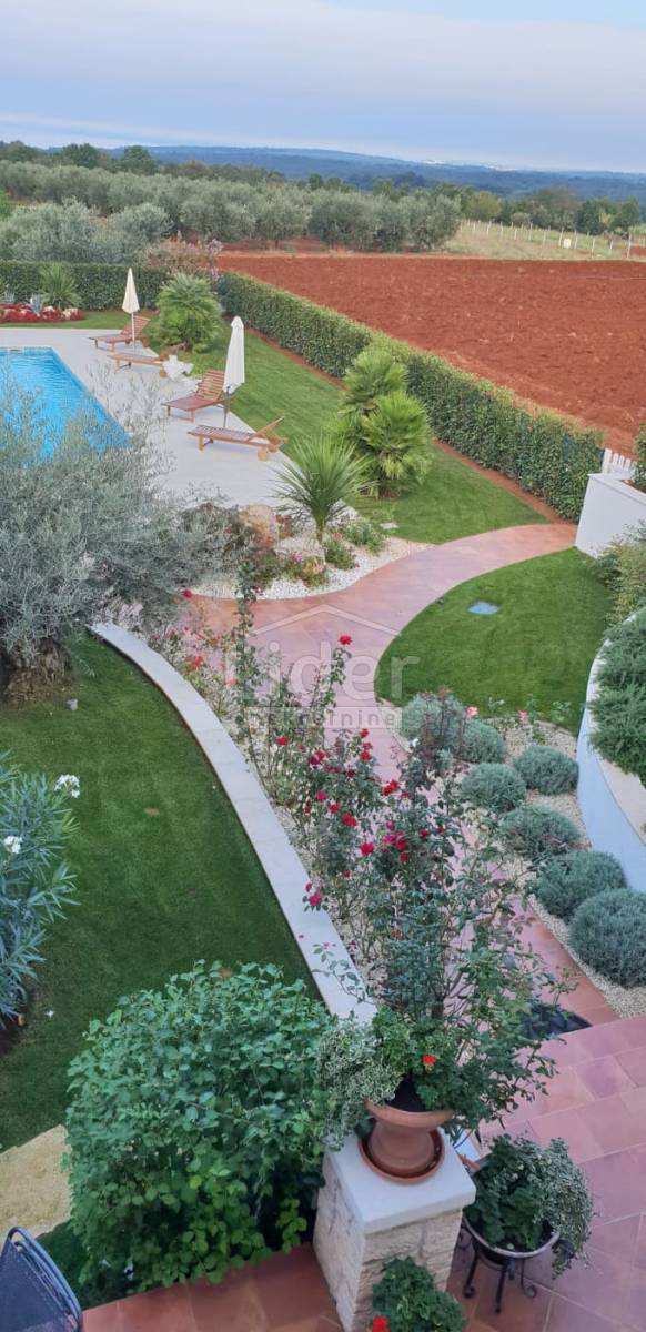 Hiša Nova Vas, 850m2