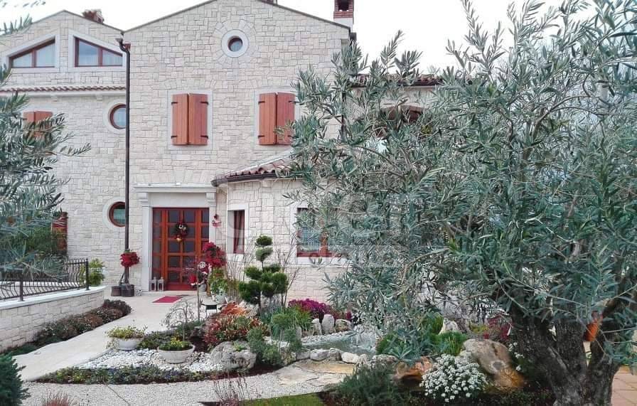 Hiša Nova Vas, 850m2