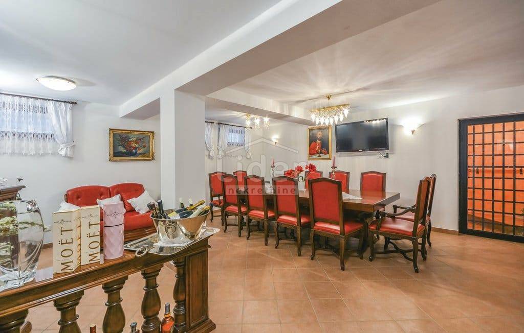 Hiša Nova Vas, 850m2